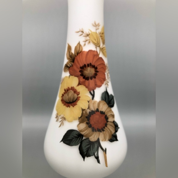 Vintage Italian Frosted Glass Slender Vase with Gold Lined Rim - Picture 4 of 9